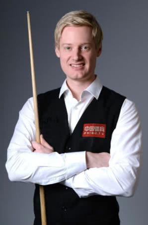 黄龙体育中 黄龙体育中